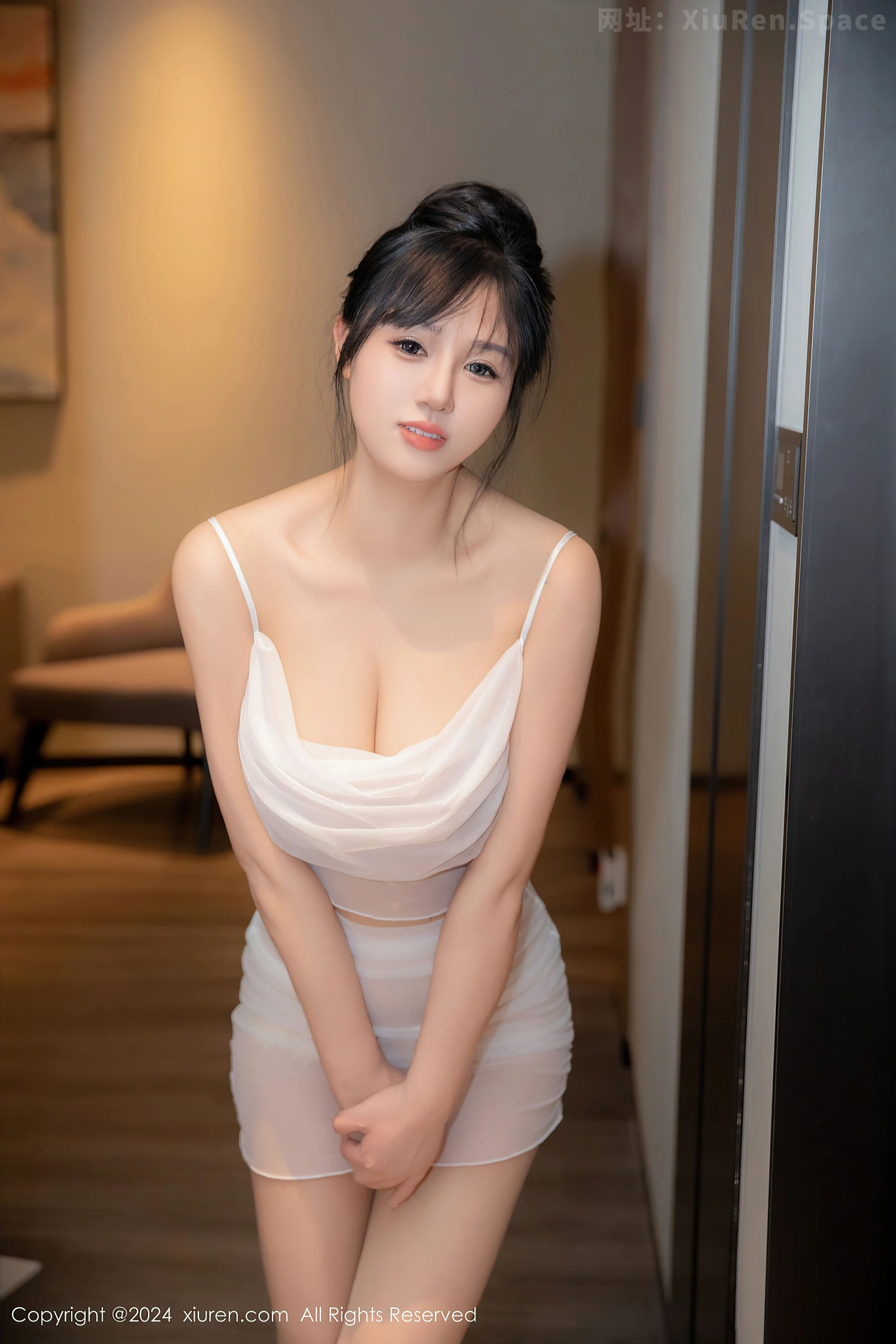 图片[4]-[XiuRen秀人网]VOL.8611 模特金小依私房浴室性感白色薄透服饰湿身秀豪乳翘臀诱惑写真83P-秀人网官方网站